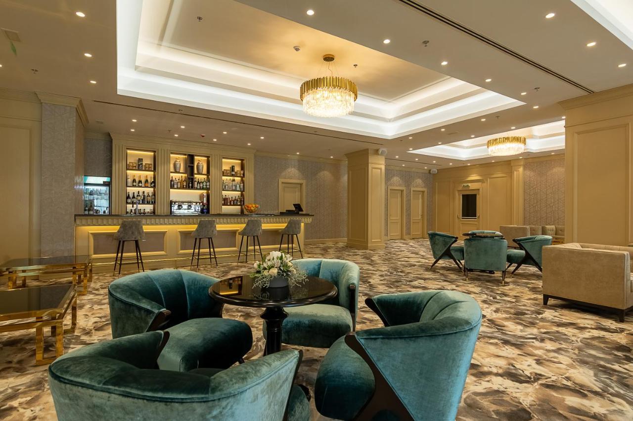 Hotel Astoria Grand