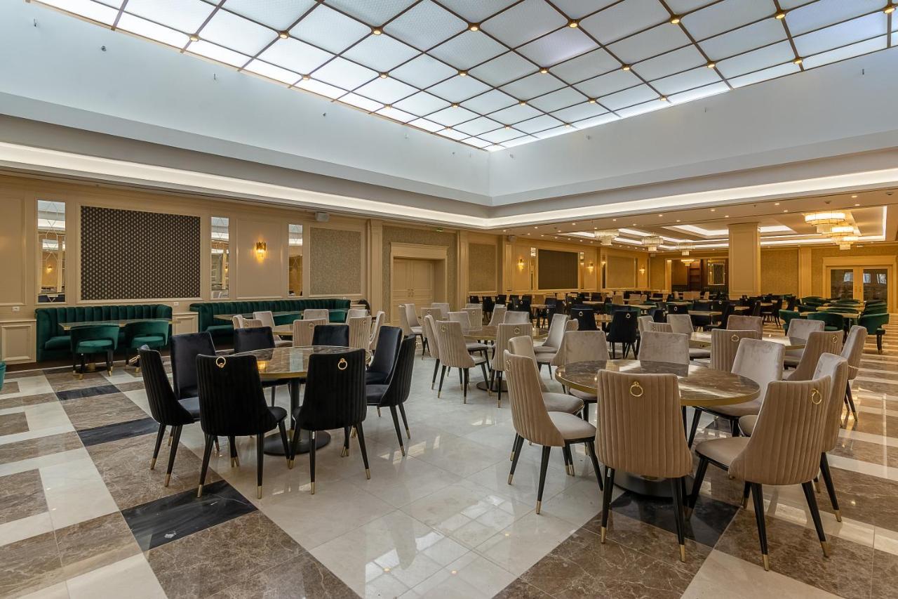 Hotel Astoria Grand 4*