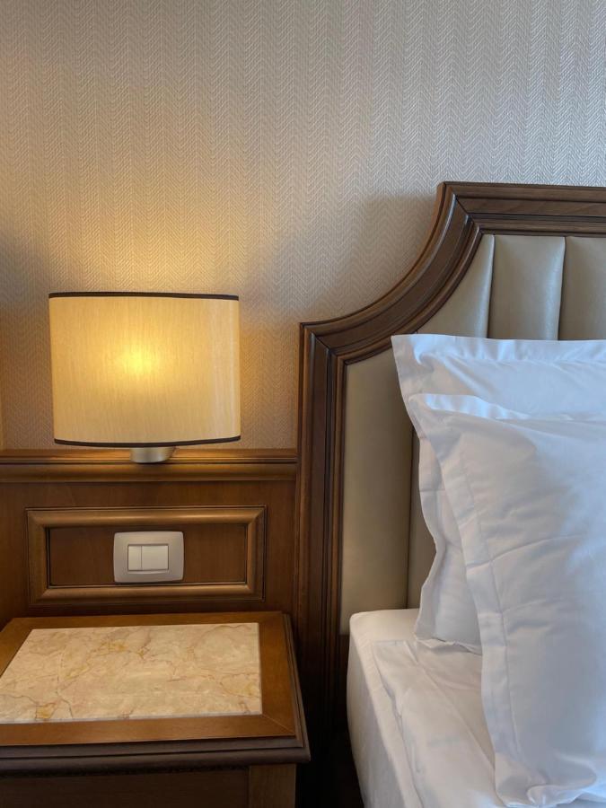 Hotel Astoria Grand 4*