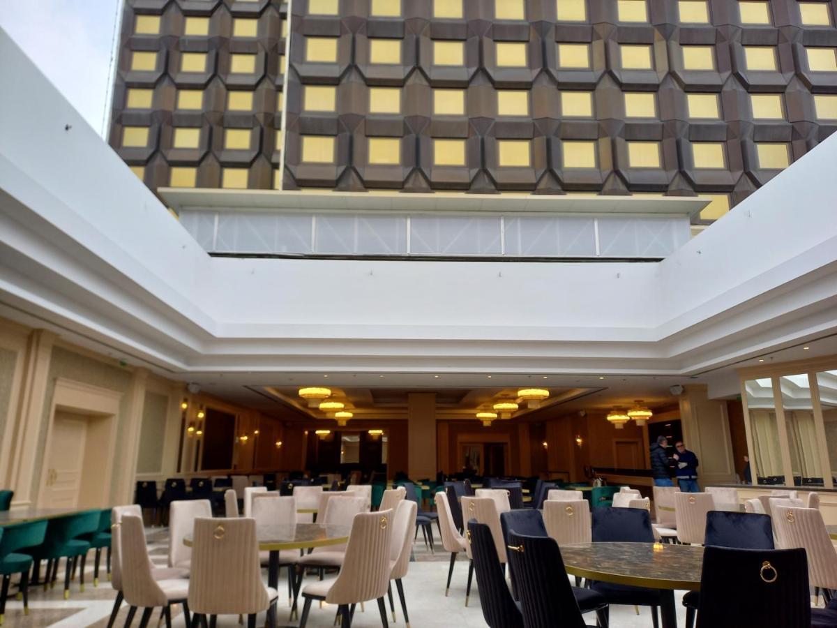 Astoria Grand Hotel 4*