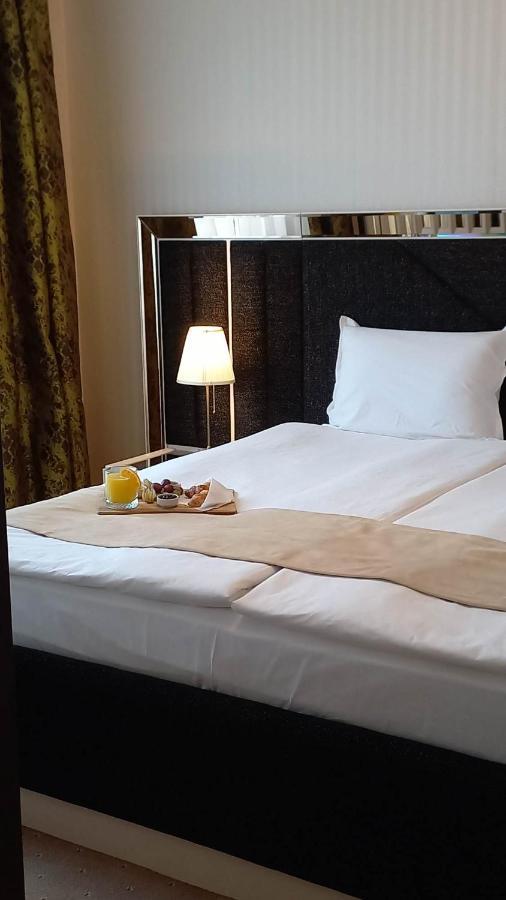 Astoria Grand Hotel