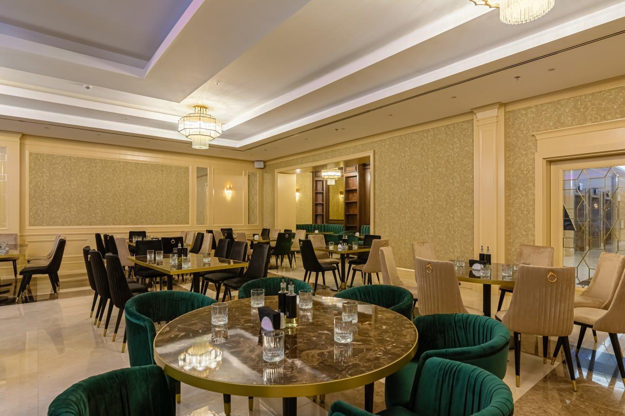 Hotel Astoria Grand 4*