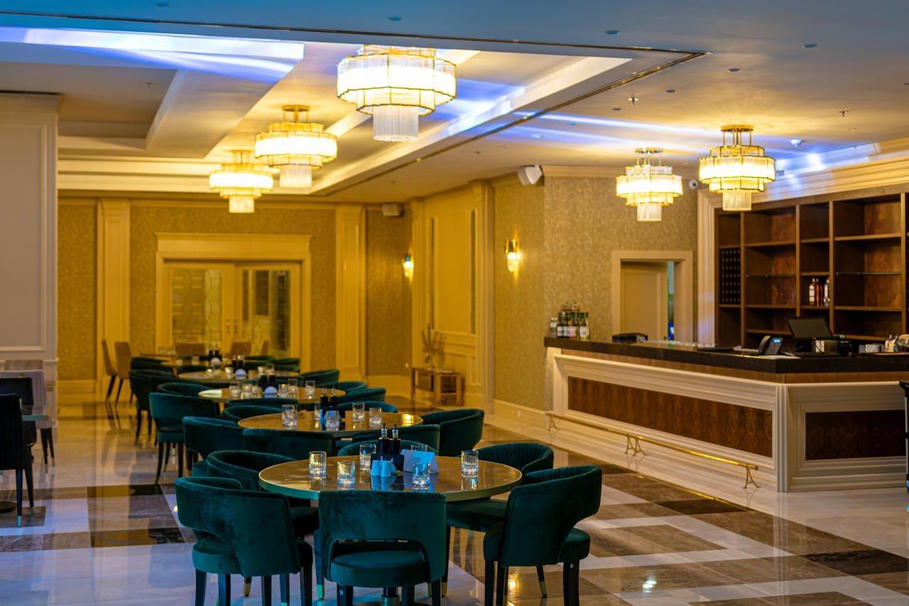 Astoria Grand Hotel 4*