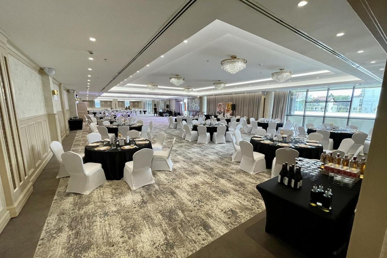 Hotel Astoria Grand 4*